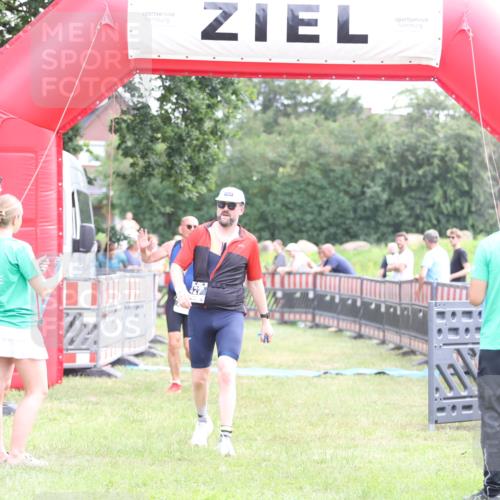 21.06.2026 - 29. Vierlanden-Triathlon Andreas Tolksdorf http://msf.ph/oto/9885522 21.06.2026 11:29:23 Ziel 427, 432, 623, 427, 432, 623 meine-sportfotos.de
