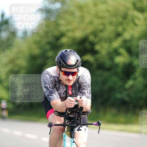 21.06.2026 - Viking Triathlon Michael Burmester http://msf.ph/oto/9885555 21.06.2026 11:22:34 Radfahren 136, 161, 174, 272, 272, 337, 475, 512, 564, 603, 621 meine-sportfotos.de
