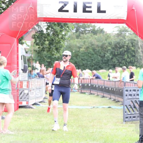21.06.2026 - 29. Vierlanden-Triathlon Andreas Tolksdorf http://msf.ph/oto/9885568 21.06.2026 11:29:24 Ziel 427, 432, 623, 427, 432, 623 meine-sportfotos.de