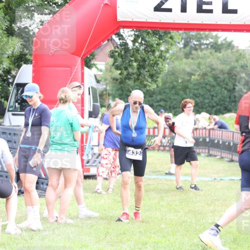 21.06.2026 - 29. Vierlanden-Triathlon Andreas Tolksdorf http://msf.ph/oto/9885577 21.06.2026 11:29:30 Ziel 81, 623, 81, 623 meine-sportfotos.de