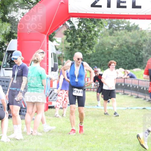 21.06.2026 - 29. Vierlanden-Triathlon Andreas Tolksdorf http://msf.ph/oto/9885594 21.06.2026 11:29:30 Ziel 81, 623, 81, 623 meine-sportfotos.de
