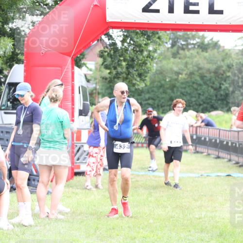 21.06.2026 - 29. Vierlanden-Triathlon Andreas Tolksdorf http://msf.ph/oto/9885613 21.06.2026 11:29:30 Ziel 81, 623, 81, 623 meine-sportfotos.de