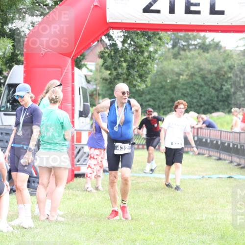 21.06.2026 - 29. Vierlanden-Triathlon Andreas Tolksdorf http://msf.ph/oto/9885622 21.06.2026 11:29:30 Ziel 81, 623, 81, 623 meine-sportfotos.de