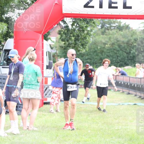21.06.2026 - 29. Vierlanden-Triathlon Andreas Tolksdorf http://msf.ph/oto/9885630 21.06.2026 11:29:30 Ziel 81, 623, 81, 623 meine-sportfotos.de