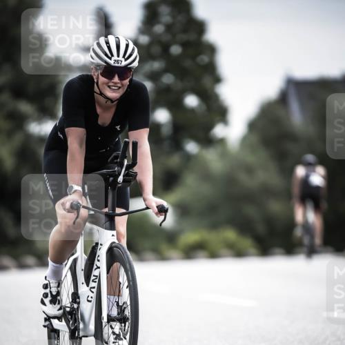 21.06.2026 - 29. Vierlanden-Triathlon H.Heesch http://msf.ph/oto/9885653 21.06.2026 10:37:35 Radfahren 252, 267 meine-sportfotos.de