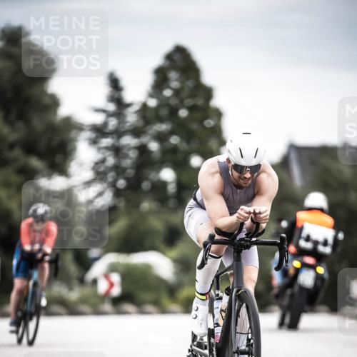 21.06.2026 - 29. Vierlanden-Triathlon H.Heesch http://msf.ph/oto/9885722 21.06.2026 10:37:49 Radfahren 20, 27, 35, 67, 233, 275, 336, 429, 437 meine-sportfotos.de
