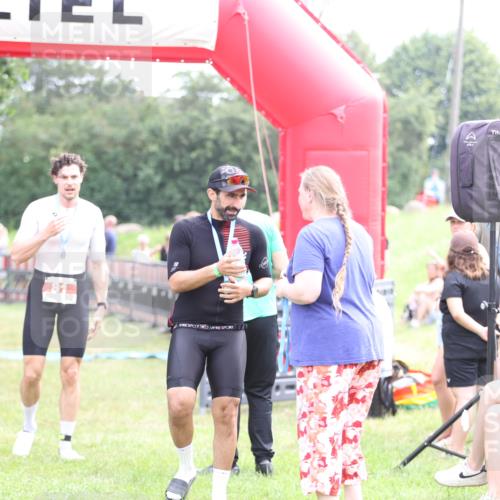 21.06.2026 - 29. Vierlanden-Triathlon Andreas Tolksdorf http://msf.ph/oto/9885787 21.06.2026 11:29:44 Ziel 418, 530, 418, 530 meine-sportfotos.de