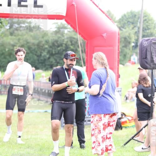 21.06.2026 - 29. Vierlanden-Triathlon Andreas Tolksdorf http://msf.ph/oto/9885791 21.06.2026 11:29:44 Ziel 418, 530, 418, 530 meine-sportfotos.de