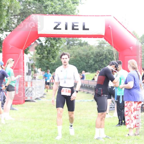 21.06.2026 - 29. Vierlanden-Triathlon Andreas Tolksdorf http://msf.ph/oto/9885826 21.06.2026 11:29:47 Ziel 404, 418, 530, 404, 418, 530 meine-sportfotos.de