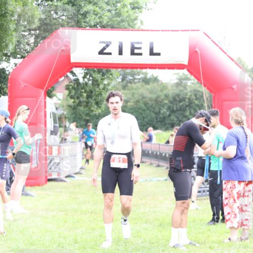 21.06.2026 - 29. Vierlanden-Triathlon Andreas Tolksdorf http://msf.ph/oto/9885835 21.06.2026 11:29:47 Ziel 404, 418, 530, 404, 418, 530 meine-sportfotos.de