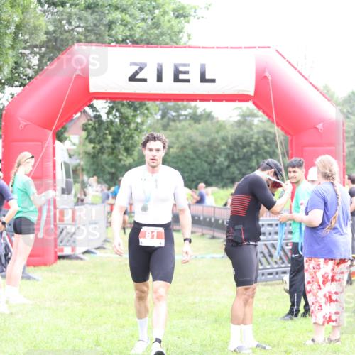 21.06.2026 - 29. Vierlanden-Triathlon Andreas Tolksdorf http://msf.ph/oto/9885857 21.06.2026 11:29:47 Ziel 404, 418, 530, 404, 418, 530 meine-sportfotos.de