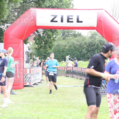 21.06.2026 - 29. Vierlanden-Triathlon Andreas Tolksdorf http://msf.ph/oto/9885862 21.06.2026 11:29:53 Ziel 404, 418, 530, 545, 404, 418, 530, 545 meine-sportfotos.de
