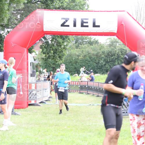21.06.2026 - 29. Vierlanden-Triathlon Andreas Tolksdorf http://msf.ph/oto/9885868 21.06.2026 11:29:53 Ziel 404, 418, 530, 545, 404, 418, 530, 545 meine-sportfotos.de