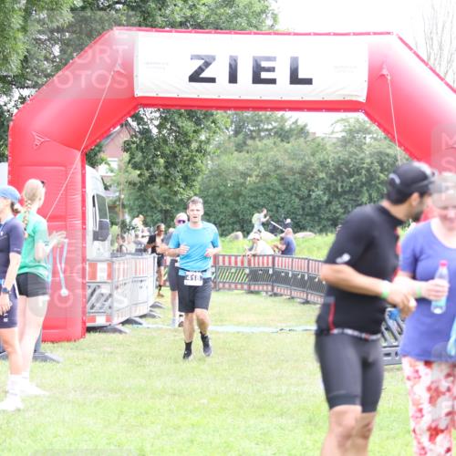 21.06.2026 - 29. Vierlanden-Triathlon Andreas Tolksdorf http://msf.ph/oto/9885874 21.06.2026 11:29:53 Ziel 404, 418, 530, 545, 404, 418, 530, 545 meine-sportfotos.de