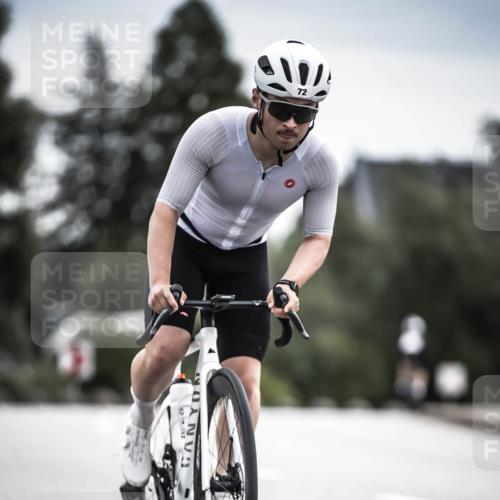 21.06.2026 - 29. Vierlanden-Triathlon H.Heesch http://msf.ph/oto/9885923 21.06.2026 10:39:09 Radfahren 72, 181 meine-sportfotos.de