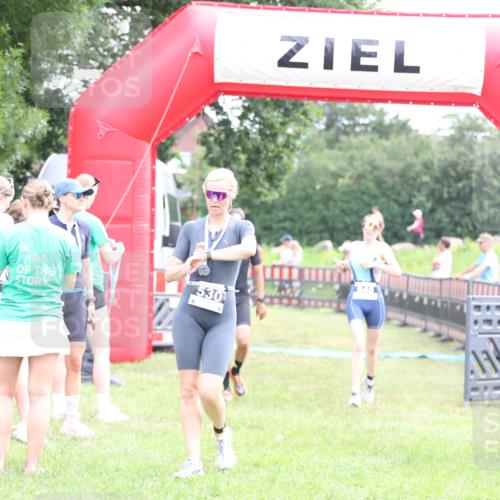 21.06.2026 - 29. Vierlanden-Triathlon Andreas Tolksdorf http://msf.ph/oto/9885925 21.06.2026 11:30:01 Ziel 404, 406, 545, 404, 406, 545 meine-sportfotos.de