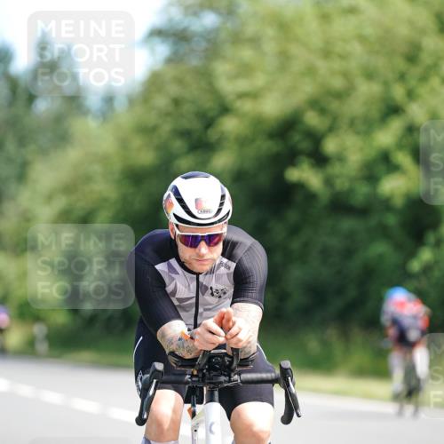 21.06.2026 - Viking Triathlon Michael Burmester http://msf.ph/oto/9885928 21.06.2026 11:25:37 Radfahren 84, 113, 119, 132, 160, 176, 224, 256, 264, 309, 309, 347, 401, 419, 426, 474, 491, 565, 664, 669 meine-sportfotos.de