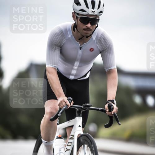 21.06.2026 - 29. Vierlanden-Triathlon H.Heesch http://msf.ph/oto/9885945 21.06.2026 10:39:09 Radfahren 72, 181 meine-sportfotos.de