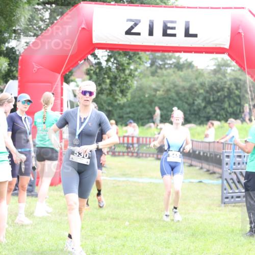 21.06.2026 - 29. Vierlanden-Triathlon Andreas Tolksdorf http://msf.ph/oto/9885962 21.06.2026 11:30:02 Ziel 404, 406, 545, 404, 406, 545 meine-sportfotos.de