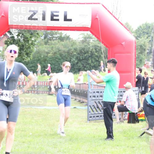 21.06.2026 - 29. Vierlanden-Triathlon Andreas Tolksdorf http://msf.ph/oto/9885968 21.06.2026 11:30:03 Ziel 406, 545, 614, 406, 545, 614 meine-sportfotos.de