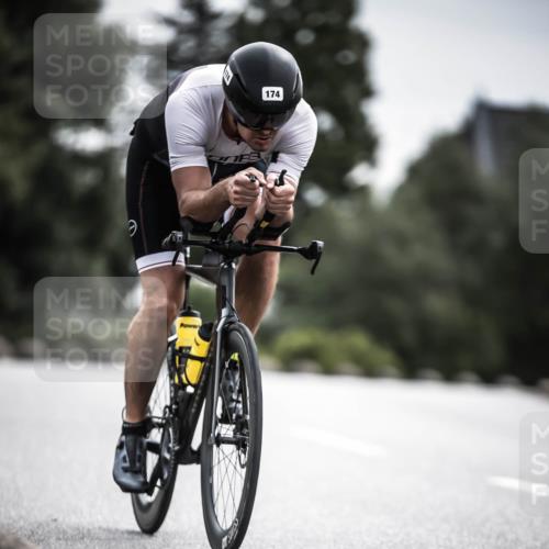 21.06.2026 - 29. Vierlanden-Triathlon H.Heesch http://msf.ph/oto/9885976 21.06.2026 10:39:19 Radfahren 174, 181, 358 meine-sportfotos.de