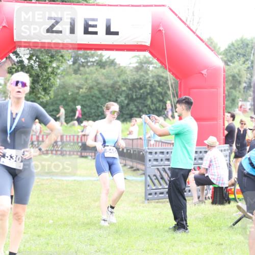 21.06.2026 - 29. Vierlanden-Triathlon Andreas Tolksdorf http://msf.ph/oto/9885980 21.06.2026 11:30:03 Ziel 406, 545, 614, 406, 545, 614 meine-sportfotos.de
