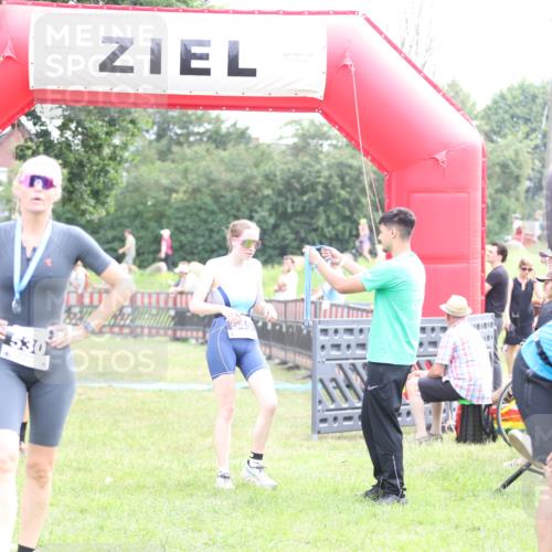 21.06.2026 - 29. Vierlanden-Triathlon Andreas Tolksdorf http://msf.ph/oto/9885984 21.06.2026 11:30:03 Ziel 406, 545, 614, 406, 545, 614 meine-sportfotos.de