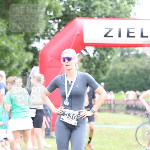 21.06.2026 - 29. Vierlanden-Triathlon Andreas Tolksdorf http://msf.ph/oto/9886007 21.06.2026 11:30:05 Ziel 406, 614, 406, 614 meine-sportfotos.de