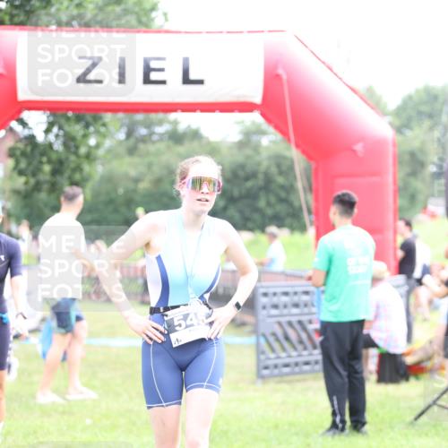 21.06.2026 - 29. Vierlanden-Triathlon Andreas Tolksdorf http://msf.ph/oto/9886042 21.06.2026 11:30:12 Ziel 406, 614, 406, 614 meine-sportfotos.de