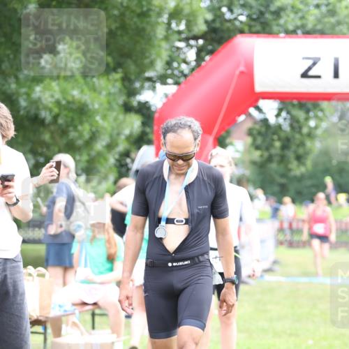 21.06.2026 - 29. Vierlanden-Triathlon Andreas Tolksdorf http://msf.ph/oto/9886067 21.06.2026 11:30:13 Ziel 406, 614, 406, 614 meine-sportfotos.de