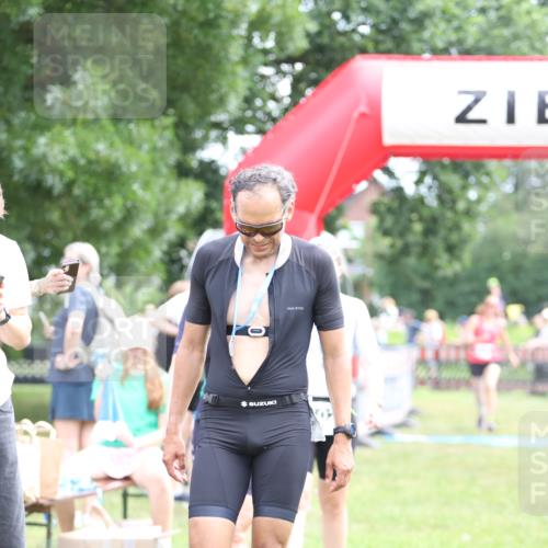 21.06.2026 - 29. Vierlanden-Triathlon Andreas Tolksdorf http://msf.ph/oto/9886075 21.06.2026 11:30:14 Ziel 406, 614, 406, 614 meine-sportfotos.de