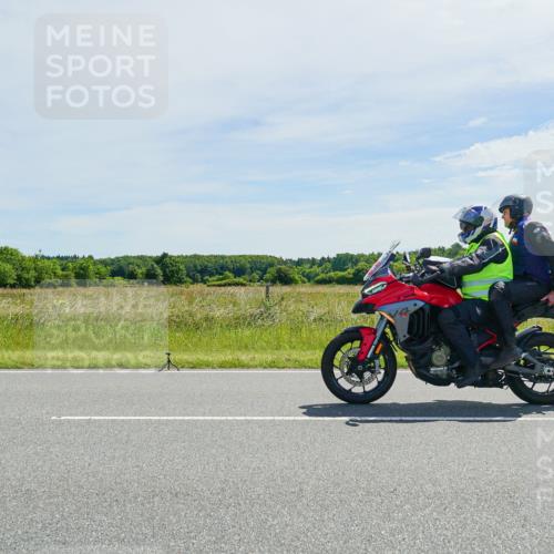 21.06.2026 - Viking Triathlon Michael Burmester http://msf.ph/oto/9886091 21.06.2026 11:44:27 Radfahren 44, 56, 84, 163, 166, 199, 211, 252, 282, 289, 348, 348, 374, 387, 411, 509, 561, 608, 613, 643 meine-sportfotos.de