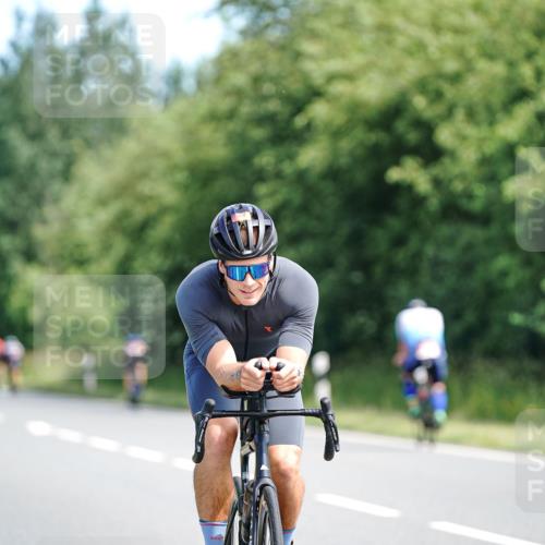 21.06.2026 - Viking Triathlon Michael Burmester http://msf.ph/oto/9886103 21.06.2026 11:26:12 Radfahren 52, 58, 86, 99, 133, 133, 165, 169, 190, 280, 316, 429, 442, 526, 527, 546, 560, 645 meine-sportfotos.de