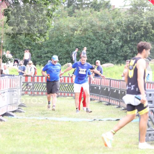 21.06.2026 - 29. Vierlanden-Triathlon Andreas Tolksdorf http://msf.ph/oto/9886126 21.06.2026 11:30:51 Ziel 615, 615 meine-sportfotos.de