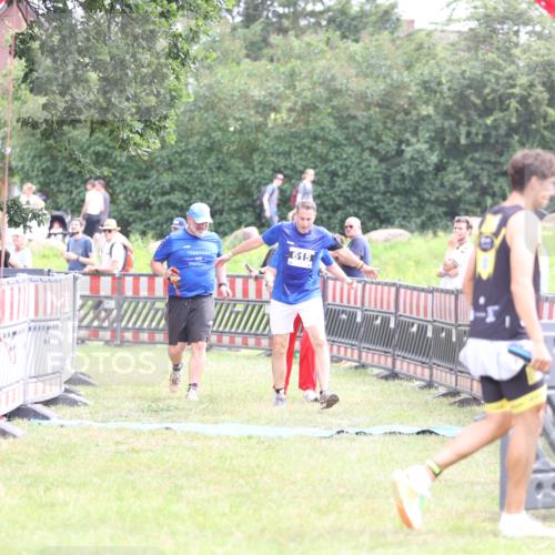 21.06.2026 - 29. Vierlanden-Triathlon Andreas Tolksdorf http://msf.ph/oto/9886131 21.06.2026 11:30:51 Ziel 615, 615 meine-sportfotos.de