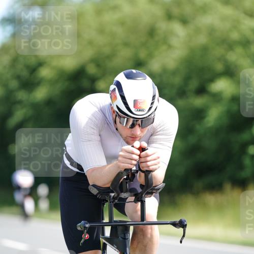 21.06.2026 - Viking Triathlon Michael Burmester http://msf.ph/oto/9886181 21.06.2026 11:26:24 Radfahren 77, 99, 133, 141, 190, 429, 442, 462, 546, 560 meine-sportfotos.de