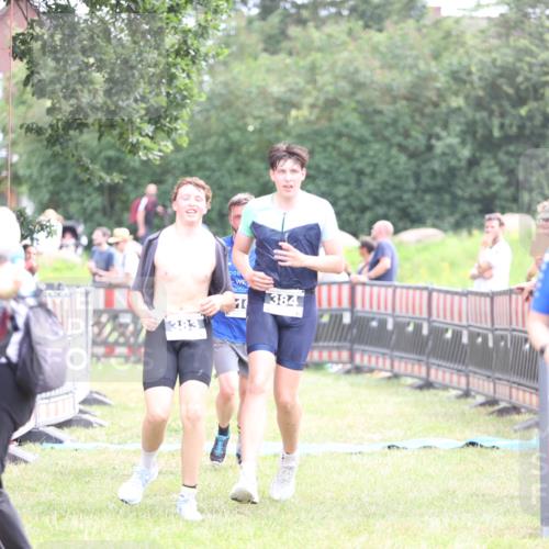 21.06.2026 - 29. Vierlanden-Triathlon Andreas Tolksdorf http://msf.ph/oto/9886283 21.06.2026 11:31:09 Ziel 338, 616, 622, 338, 616, 622 meine-sportfotos.de
