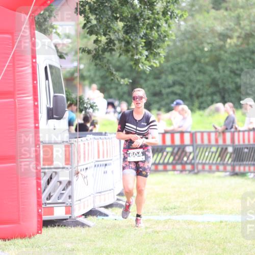 21.06.2026 - 29. Vierlanden-Triathlon Andreas Tolksdorf http://msf.ph/oto/9886431 21.06.2026 11:31:54 Ziel 604, 604 meine-sportfotos.de