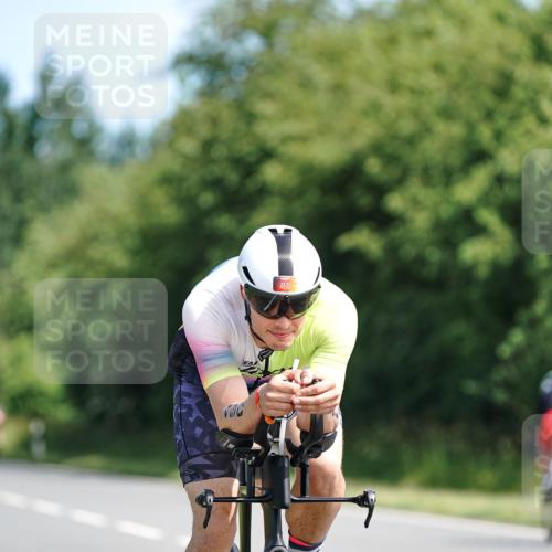 21.06.2026 - Viking Triathlon Michael Burmester http://msf.ph/oto/9886436 21.06.2026 11:27:02 Radfahren 41, 44, 63, 65, 74, 74, 87, 94, 103, 111, 154, 162, 163, 166, 211, 227, 266, 270, 275, 344, 348, 411, 460, 484, 522, 569, 608, 651, 668 meine-sportfotos.de