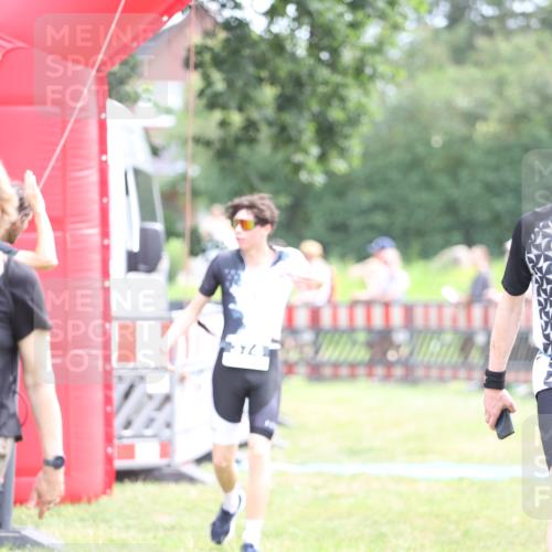 21.06.2026 - 29. Vierlanden-Triathlon Andreas Tolksdorf http://msf.ph/oto/9886512 21.06.2026 11:32:02 Ziel 581, 581 meine-sportfotos.de