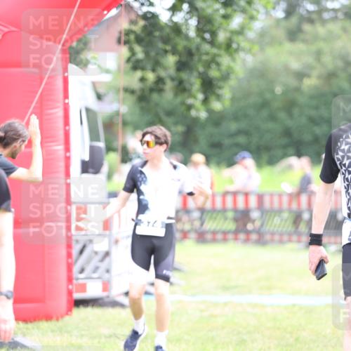 21.06.2026 - 29. Vierlanden-Triathlon Andreas Tolksdorf http://msf.ph/oto/9886516 21.06.2026 11:32:02 Ziel 581, 581 meine-sportfotos.de