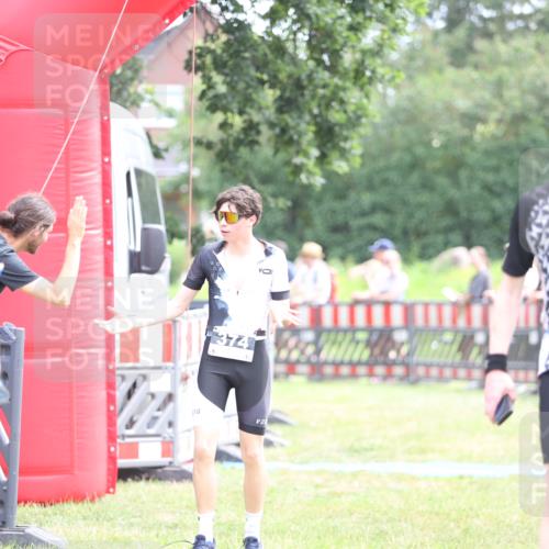 21.06.2026 - 29. Vierlanden-Triathlon Andreas Tolksdorf http://msf.ph/oto/9886521 21.06.2026 11:32:02 Ziel 581, 581 meine-sportfotos.de