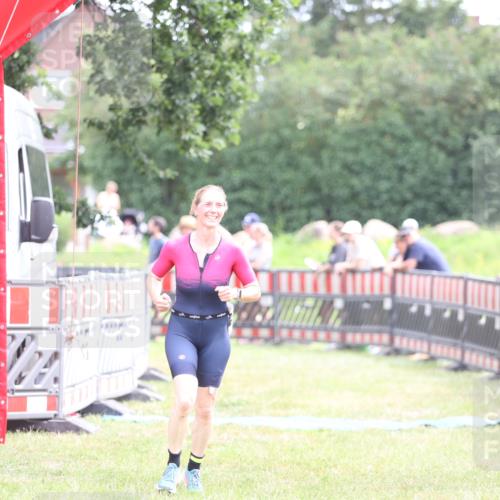 21.06.2026 - 29. Vierlanden-Triathlon Andreas Tolksdorf http://msf.ph/oto/9886539 21.06.2026 11:32:13 Ziel 403, 581, 403, 581 meine-sportfotos.de