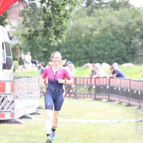 21.06.2026 - 29. Vierlanden-Triathlon Andreas Tolksdorf http://msf.ph/oto/9886548 21.06.2026 11:32:13 Ziel 403, 581, 403, 581 meine-sportfotos.de