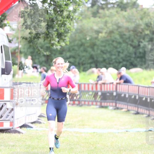 21.06.2026 - 29. Vierlanden-Triathlon Andreas Tolksdorf http://msf.ph/oto/9886552 21.06.2026 11:32:13 Ziel 403, 581, 403, 581 meine-sportfotos.de