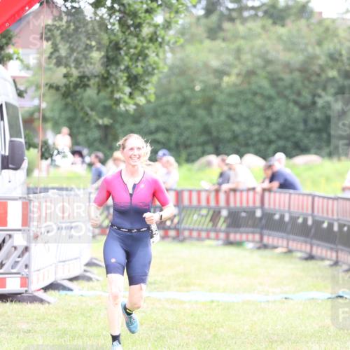 21.06.2026 - 29. Vierlanden-Triathlon Andreas Tolksdorf http://msf.ph/oto/9886557 21.06.2026 11:32:13 Ziel 403, 581, 403, 581 meine-sportfotos.de