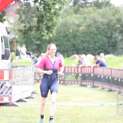 21.06.2026 - 29. Vierlanden-Triathlon Andreas Tolksdorf http://msf.ph/oto/9886574 21.06.2026 11:32:13 Ziel 403, 581, 403, 581 meine-sportfotos.de
