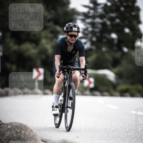 21.06.2026 - 29. Vierlanden-Triathlon H.Heesch http://msf.ph/oto/9886646 21.06.2026 10:41:33 Radfahren 221, 295, 397 meine-sportfotos.de