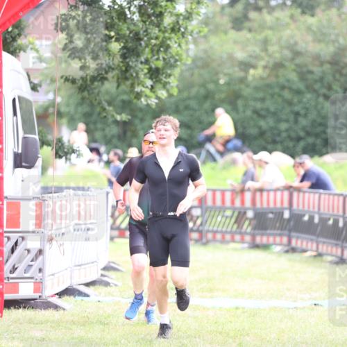 21.06.2026 - 29. Vierlanden-Triathlon Andreas Tolksdorf http://msf.ph/oto/9886648 21.06.2026 11:32:22 Ziel 403, 403 meine-sportfotos.de