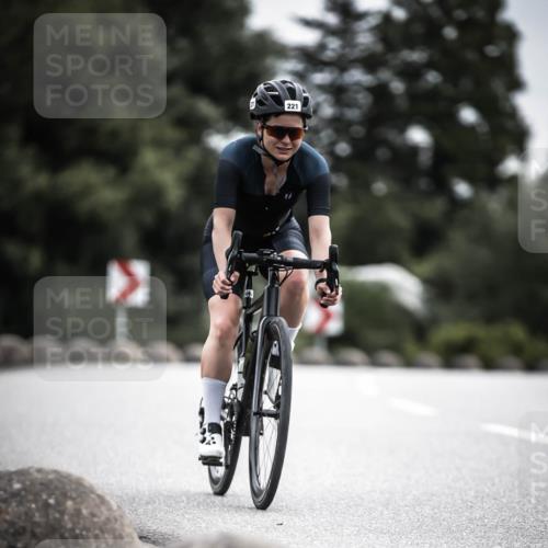 21.06.2026 - 29. Vierlanden-Triathlon H.Heesch http://msf.ph/oto/9886650 21.06.2026 10:41:33 Radfahren 221, 295, 397 meine-sportfotos.de